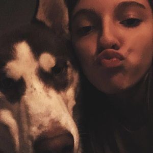 Meet your Posher, Chloe